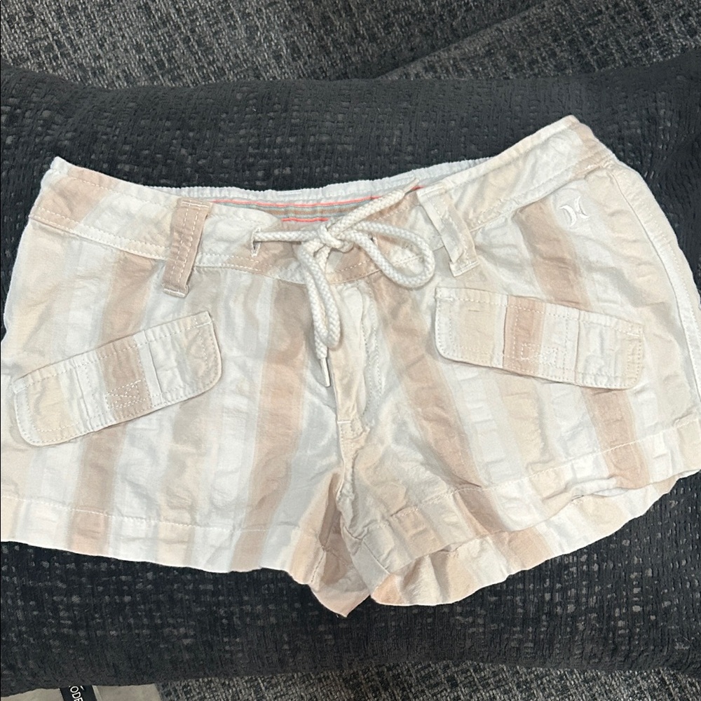Hurley Women's Cream and Tan Cargo Shorts
